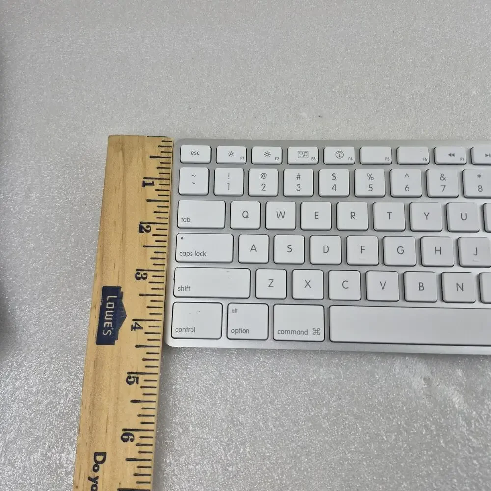 Genuine Apple A1243 Wired USB Keyboard w/ Numeric Keypad for iMac, Mac Mini